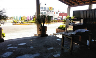 Tacos De Barbacoa Y Montalayo outside