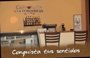 Café La Conquista inside