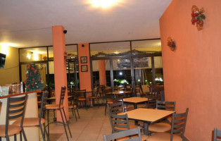 Café La Conquista inside