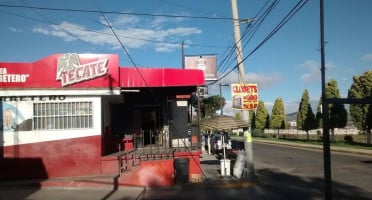 Pista Burguers outside