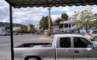 Menudo outside