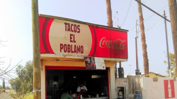 Tacos El Poblano outside