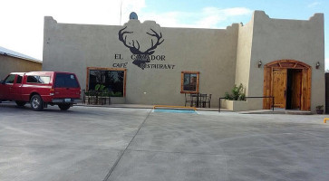 El Cazador outside