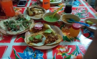 Taqueria El Tlacua food