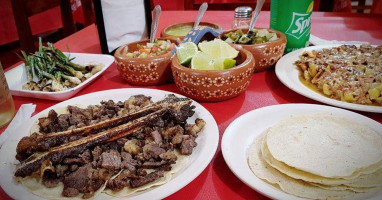 Los Molcajetes Comida