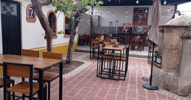 Santo Tomate À l'intérieur