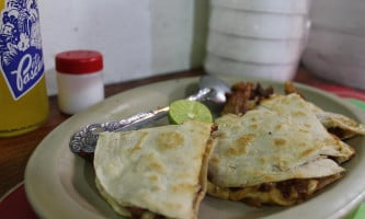 Tacos Y Parrilla ToÑos food