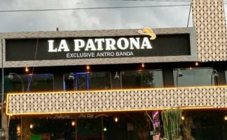 La Patrona outside