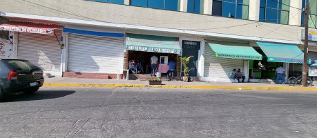 Birria Toledo outside