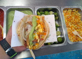 Taquería El Tacaso food