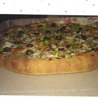 Artemio's Pizzas food