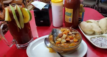 Mariscos Neptuno food