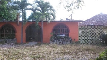 Cenaduria El Abuelo outside