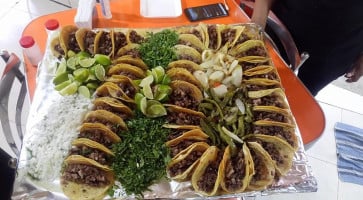 Tacos Y Parrilladas Cuahutemoc food