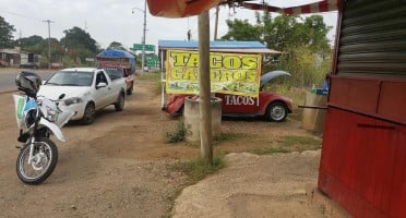 Tacos La Migra outside