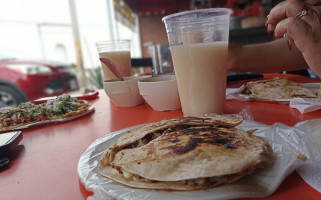 Taqueria Los Jaliscienses food