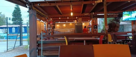 El Tapanco Beer Grill Dentro