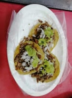 Taquería Los Parientes food