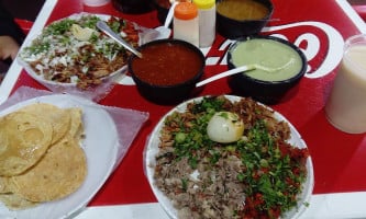 Taqueria Los Cuates food