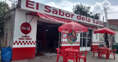 El Sabor De La Salsa outside