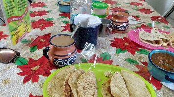 Tacos Y Jugos Dona Pili food