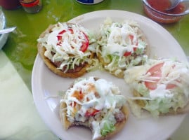 El Palenque food