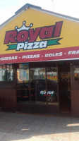 Royal Pizza outside