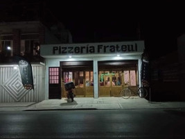 Pizzería Fratelli outside