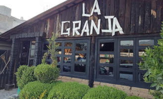 La Granja outside