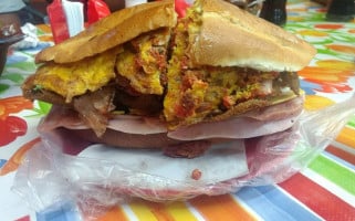 Ricas Tortas Don Beto food