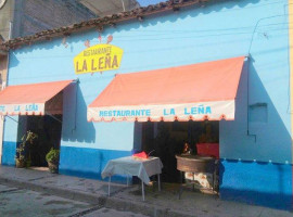 La Leña outside