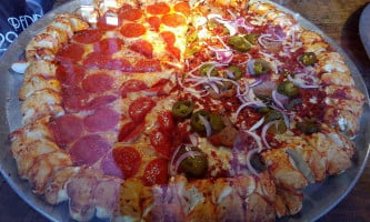 Souza's Pizza food