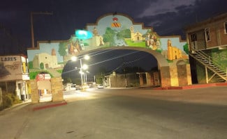 El Arco De Tetela Del Volcan outside