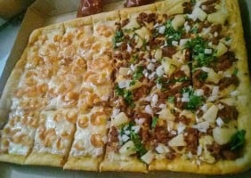 Mega Pizza food