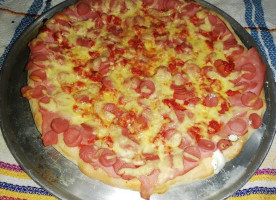 Pizzas La Italiana food