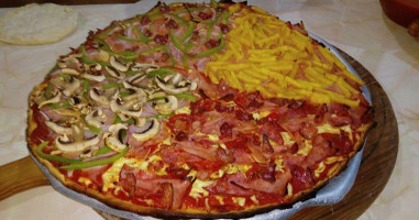 Monary's Pizzería food