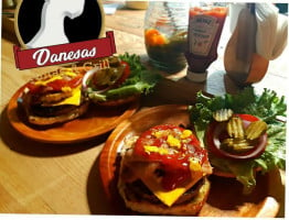 Danesas Alitas Grill food