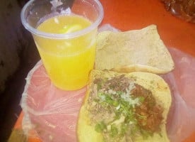 Taquería El Dumbo food