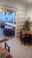 Restauran El Sazon De Mama inside