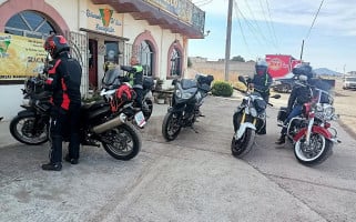 Mariscos Del Checo outside