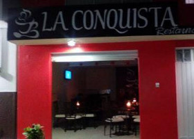 La Conquista outside