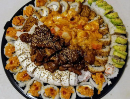 Yiréh Sushi food