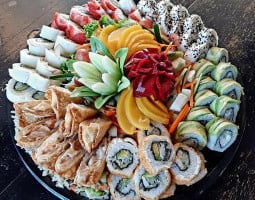 Sushi Shuy food