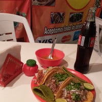 Tacos Los 3 Hermanos food