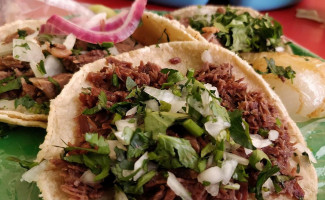 Taquería Los Zodilla food