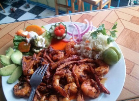 Mariscos El Estrella food