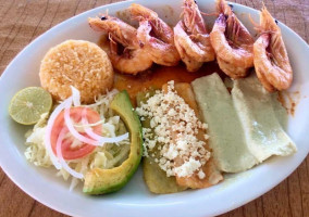 Puerto Exelente food