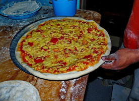 Pizzas Peche food