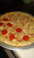 Sally`s Pizza food