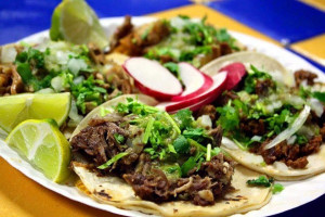 Tacos, Gorditas Y Pizza Doña Cristo Comida